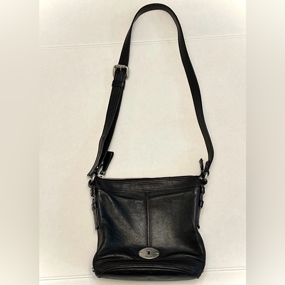 VINTAGE FOSSIL MADDOX BLACK PEBBLED LEATHER BUCKET BAG ZIP CLOSURE CROSSBODY